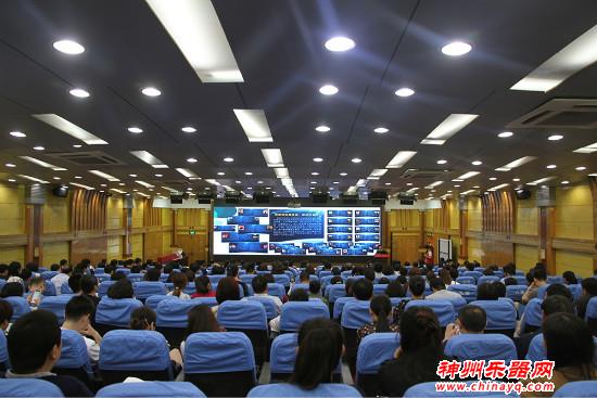 秦川音乐艺术学校王鹏香校长荣获“石家庄市民办教育首届名校长”称号