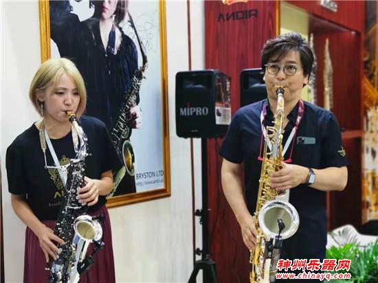 ANDIR(安迪尔)萨克斯登陆上海乐展 日本美女现场演绎引爆全场