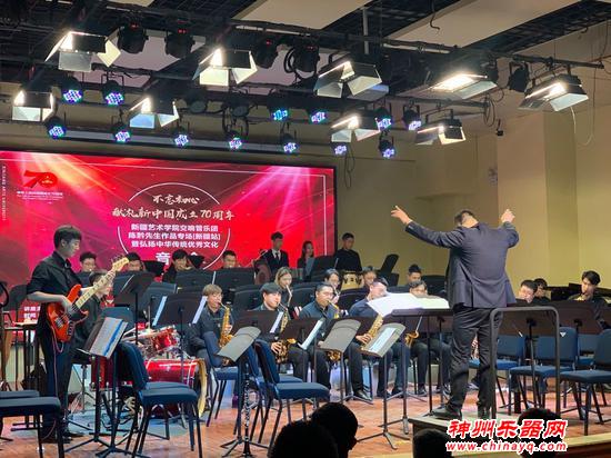 新疆举办陈黔作品专场音乐会 西洋乐器奏响中国风