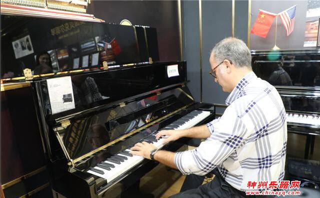 美国贝克尔钢琴首次登陆中国，上海乐器展大放光彩