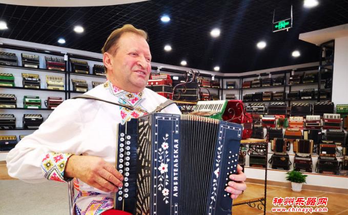 六星街上琴声悠扬传万里