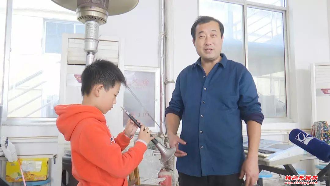 这个乐器曾经被说“土”，如今却燃了中国人的心！