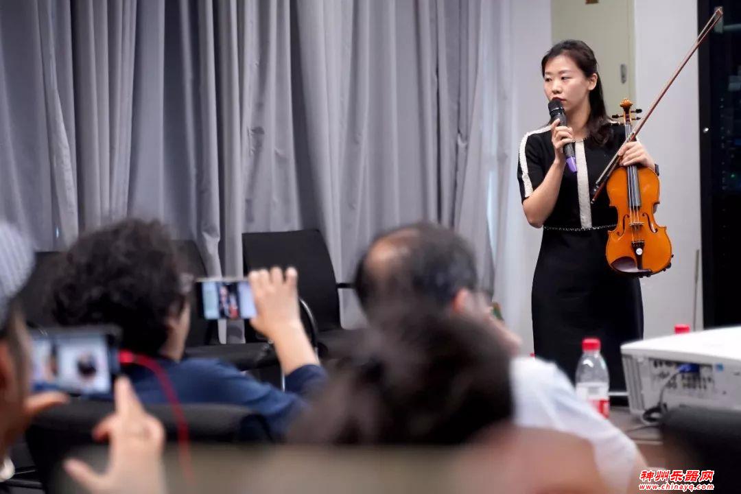 她来了，带着小提琴芬兰“彩色弦”来了！