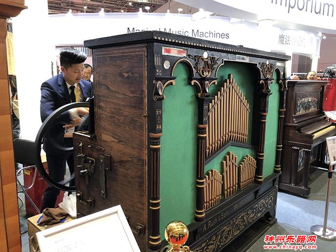 自动演奏的乐器效果堪比爵士乐队