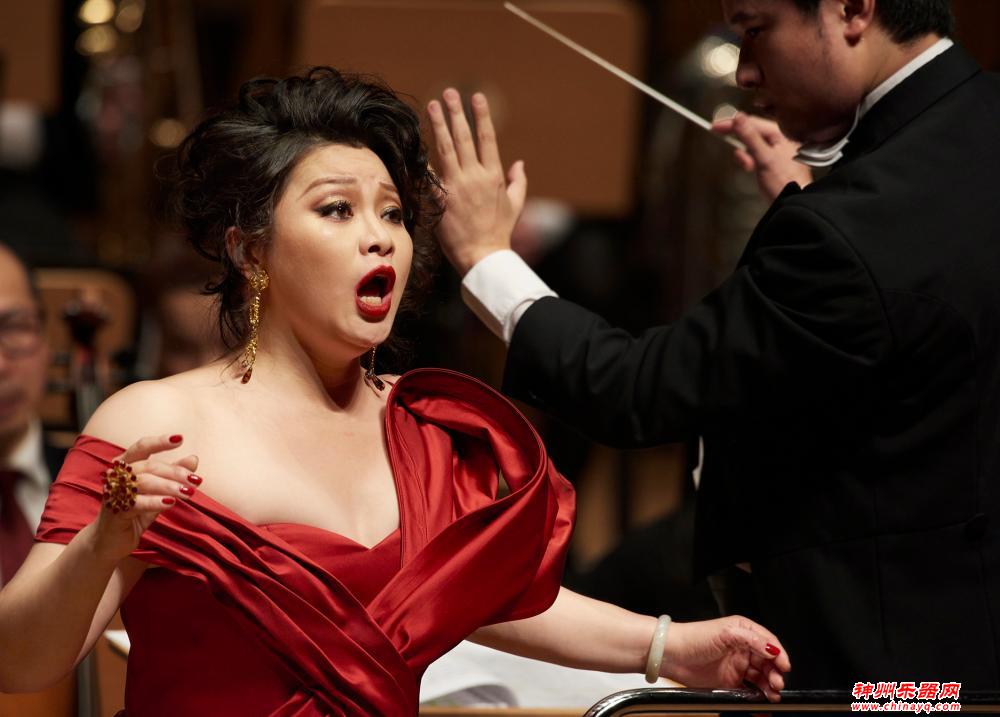 “中国夜莺”为知音歌唱