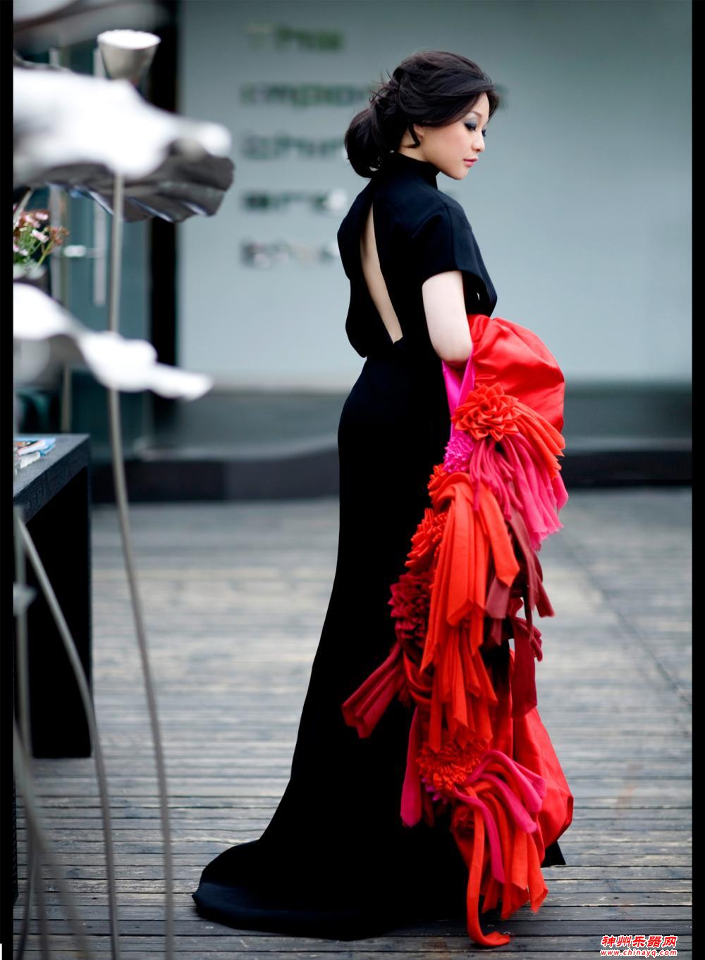 “中国夜莺”为知音歌唱