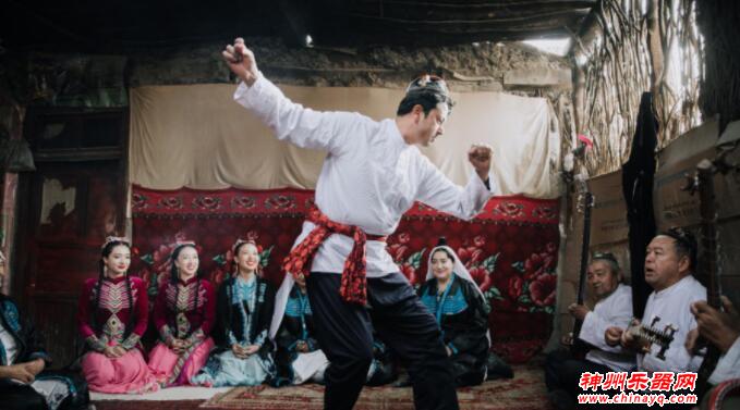 这里的日常生活都有歌舞相伴