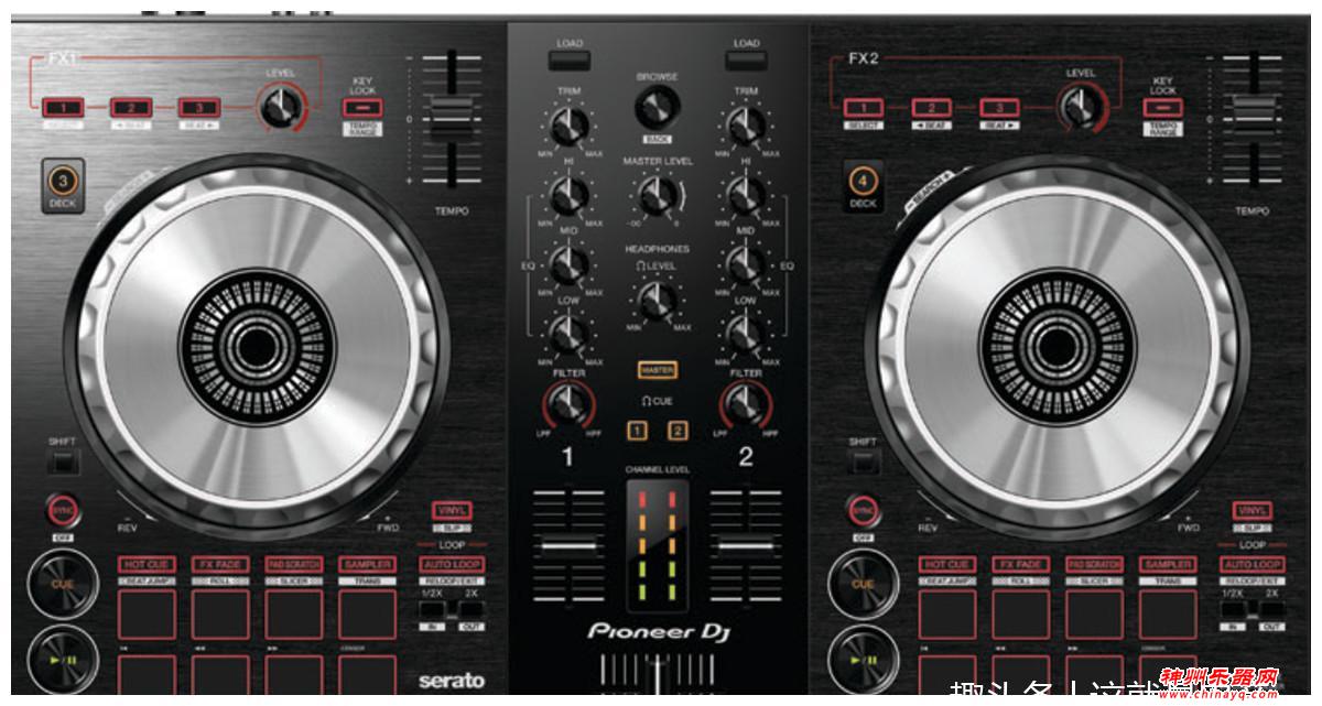 在电子音乐领域里，DJ一般是用什么设备打碟的？