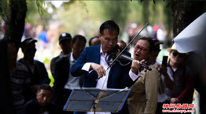 昆明翠湖公园“网红”老年乐队
