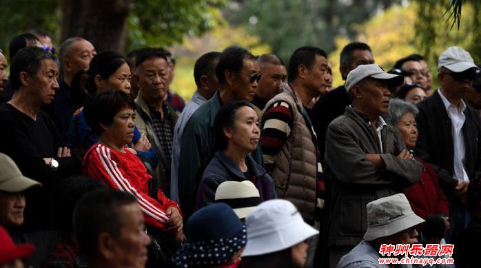 昆明翠湖公园“网红”老年乐队