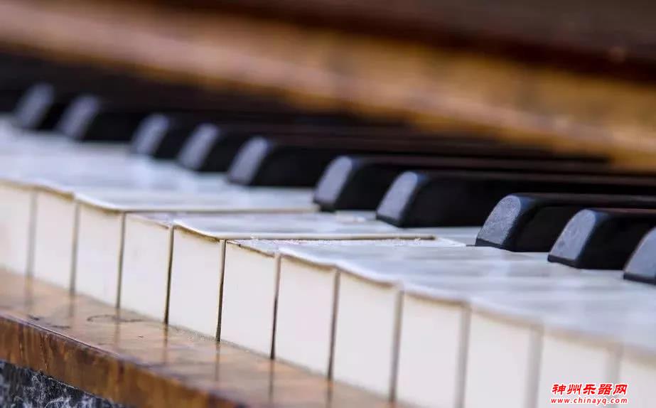 坚持学乐器若干年后，除了能考十级还有什么好处？