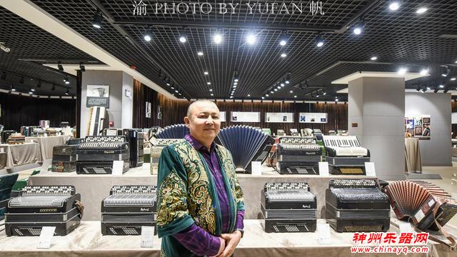 鲜为人知的中国手风琴之都，有位老人收藏1200台手风琴成网红