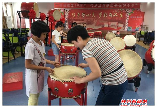 “越娃儿”擂响五育并举“大鼓”
