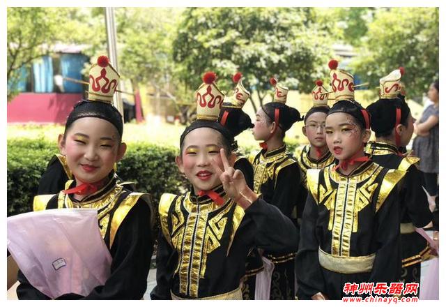 “越娃儿”擂响五育并举“大鼓”