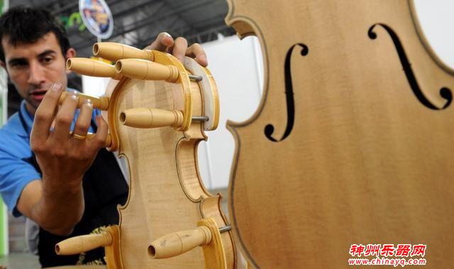 手工小提琴的制作流程，和我们想象中的不一样！