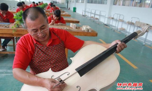 手工小提琴的制作流程，和我们想象中的不一样！