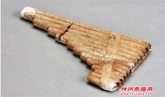 下寺楚墓出土石制乐器，它不仅能吹响，还填补国内乐器历史的空白