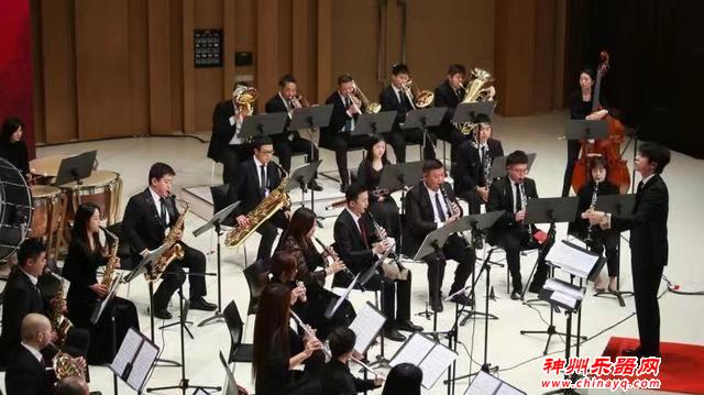 举办迎新年管乐视听音乐会