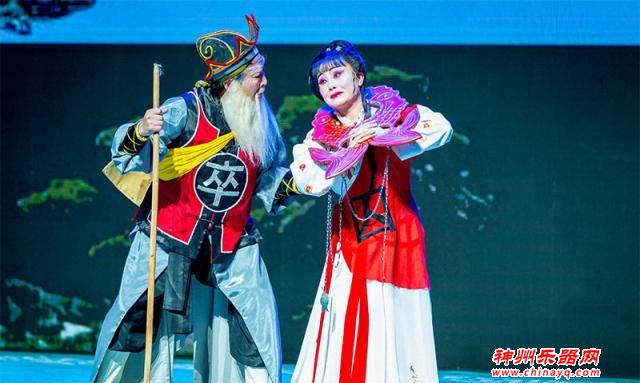 河南稀有剧种展演，“拉魂腔”柳琴戏受学子热捧