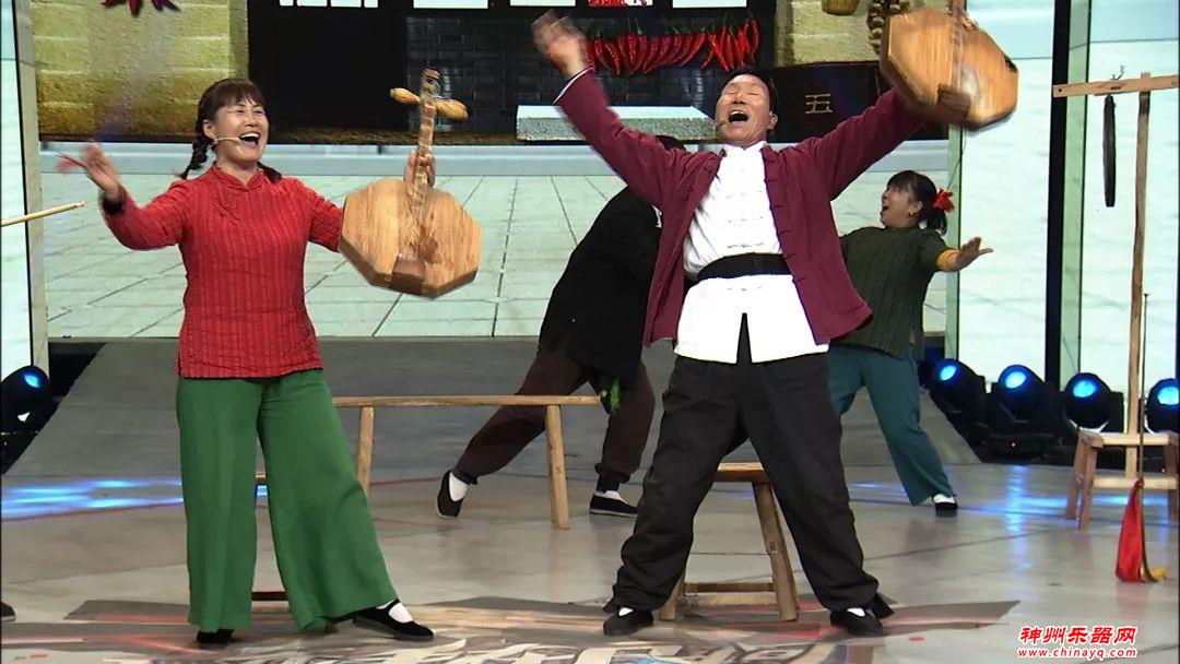 连木块，板凳都是乐器，他们用激情演奏了黄土高坡上“最早的摇滚”