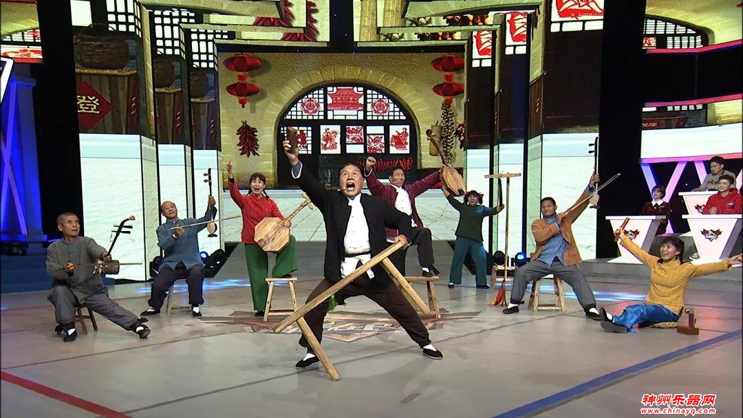连木块，板凳都是乐器，他们用激情演奏了黄土高坡上“最早的摇滚”