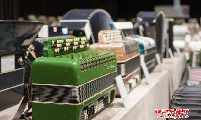 一座低调的手风琴之城，博物馆收藏一千多架手风琴