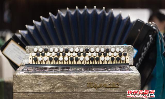 一座低调的手风琴之城，博物馆收藏一千多架手风琴