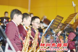云南中小学美育学校交响乐团奏响新年曲