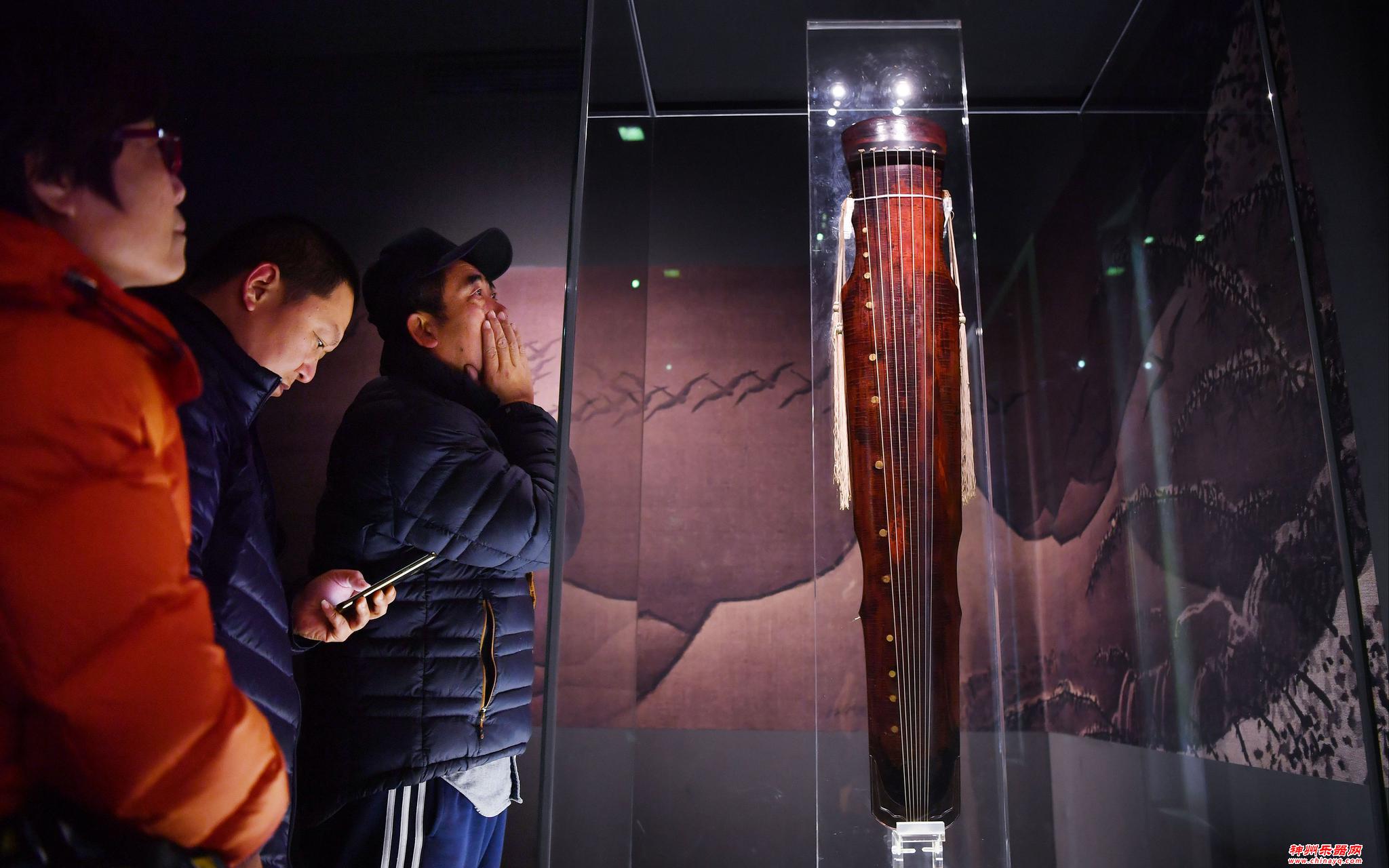 传世唐琴大圣遗音故宫亮相 讲述从“破琴”到国宝的逆袭