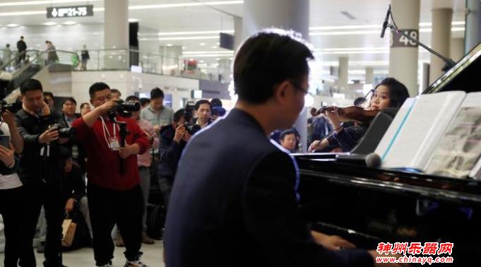 艺术体验萦绕上海机场 出行旅客提前感受新年氛围