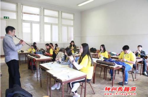 弘扬国风 民族乐器巴乌响彻中华文化大乐园里斯本营