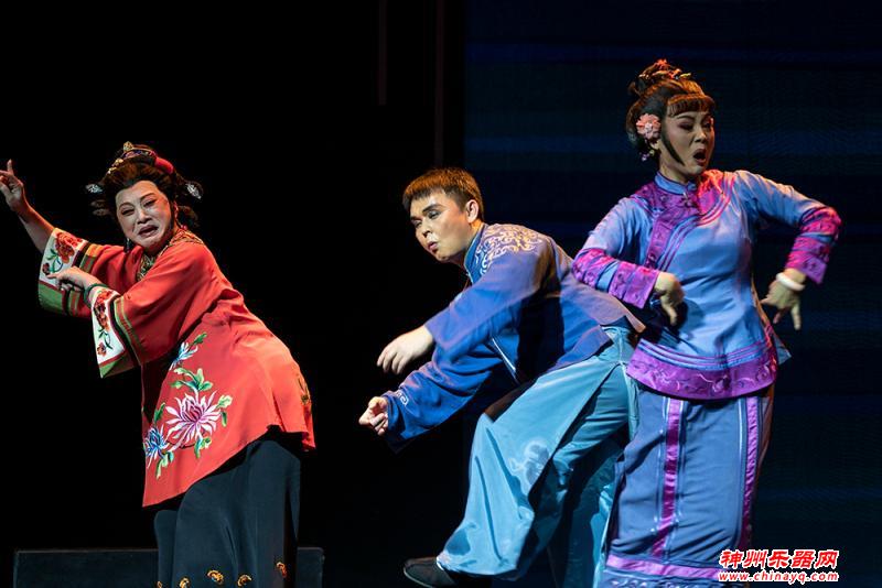 用脚控制音色的乐器你见过么？