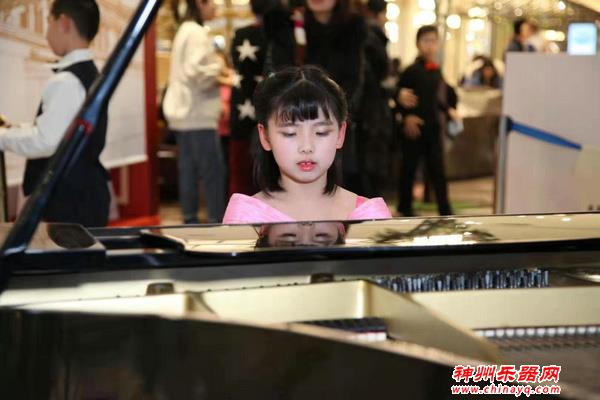 柏林艺术校长刘晶晶携五位爱徒奏响首届和平之音新年音乐会！