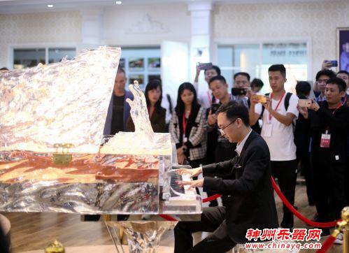 洛舍钢琴改奏“施特劳斯”