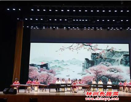 近400名学生登台表演 “弘艺”元旦联欢晚会上演