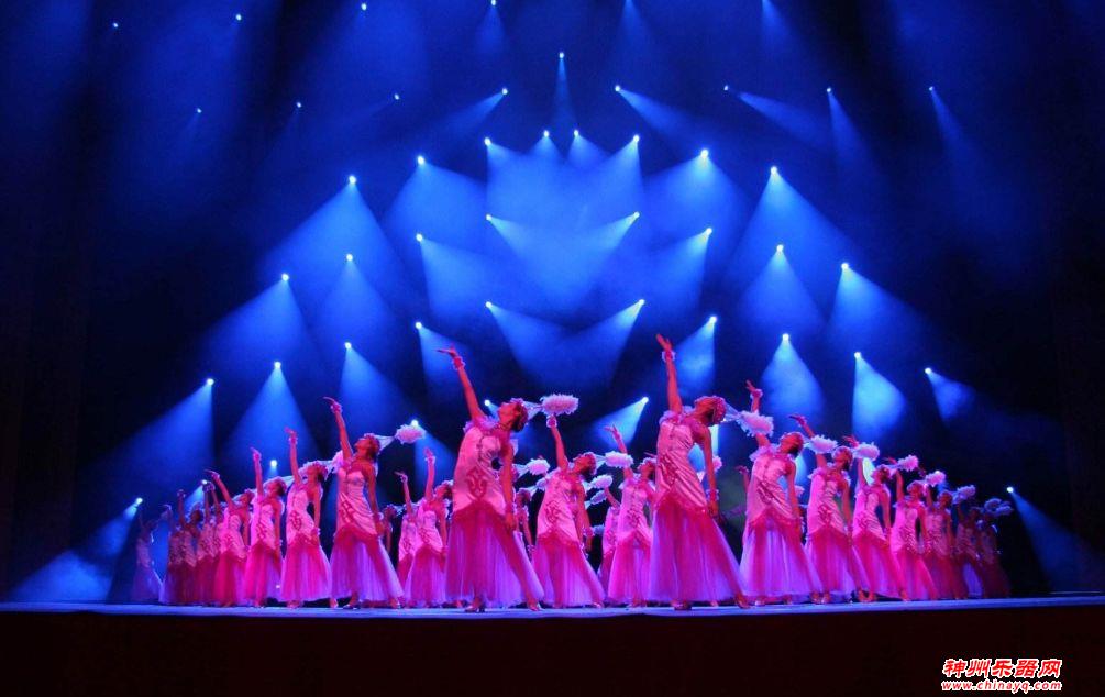 《弦歌逐梦——西部丝路之旅音乐会》歌舞剧院演出