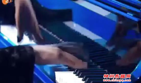 郎朗演奏李斯特的炫技神曲《钟》 堪称鬼畜一般的手