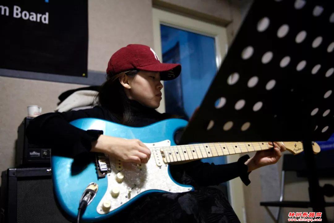 加入这支乐队“得有病”，患罕见病的年轻人用音乐做解药