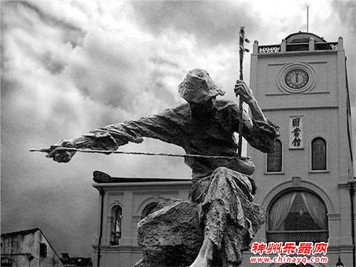 因梅毒双目失明的中国贝多芬，一身绝学埋入黄土