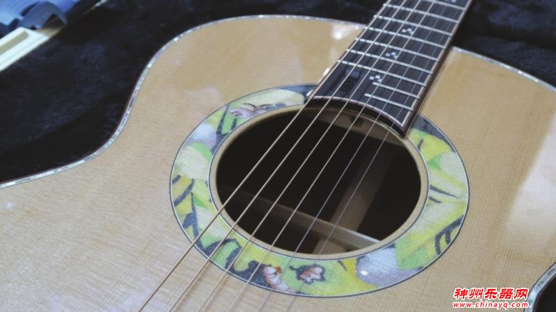 苏州缂丝首次“织”上吉他