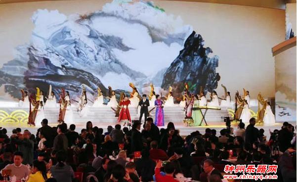 福州箜篌艺术家翁惠娜登上中国文联春晚舞台