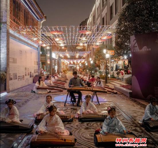 “茉莉花开”熙南里古筝快闪喜迎新年