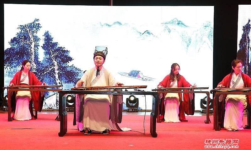 古琴声声辞旧岁 余音绕梁迎新年