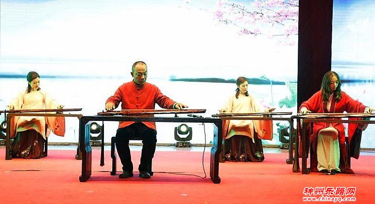 古琴声声辞旧岁 余音绕梁迎新年