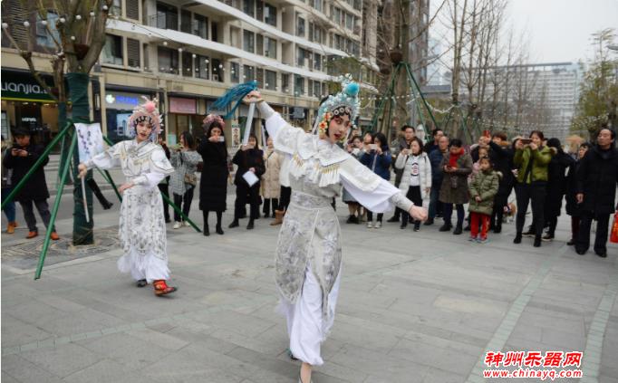 川剧《盗冠袍》成都音乐坊“快闪”