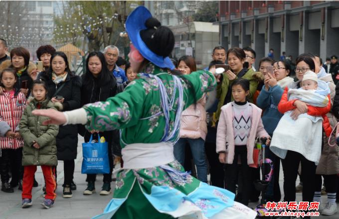 川剧《盗冠袍》成都音乐坊“快闪”