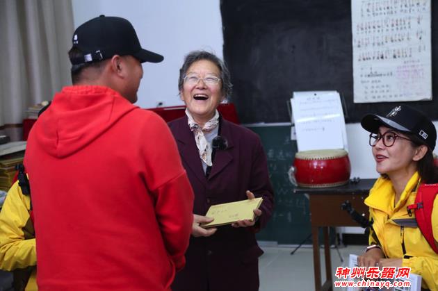 义务支教15年 音乐让红色基因薪火相传