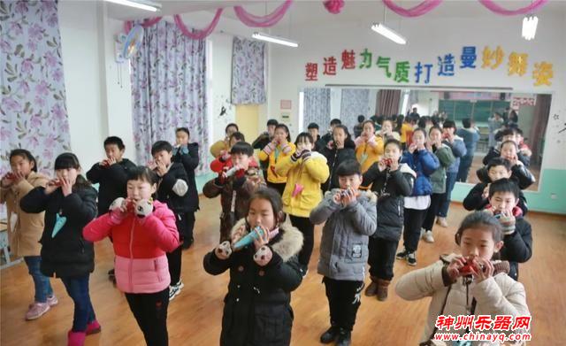 音乐浸润着孩子的心灵，播撒下美育的种子