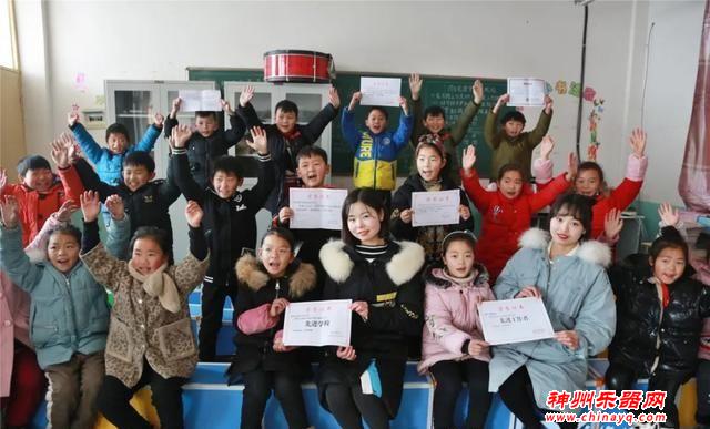 音乐浸润着孩子的心灵，播撒下美育的种子