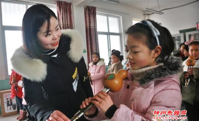 音乐浸润着孩子的心灵，播撒下美育的种子